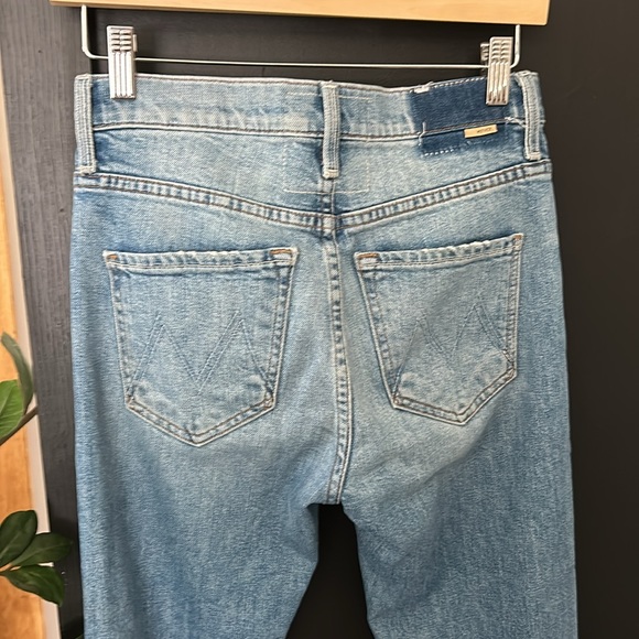 Mother Denim The pickup skimp in The Melancholy. Size 23x32 - Picture 7 of 12